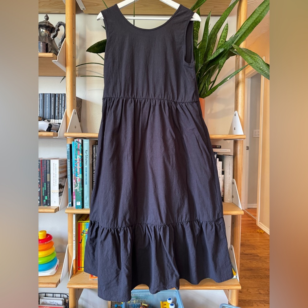 Tradlands sleeveless Birdie dress in crinkle cotton (black)